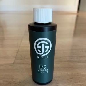 Unopened sjolie n.9 medium blend professional spray tan solution